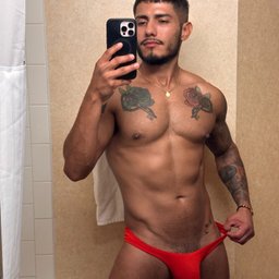 Gio Camacho (onlyjuliansalcedoc)