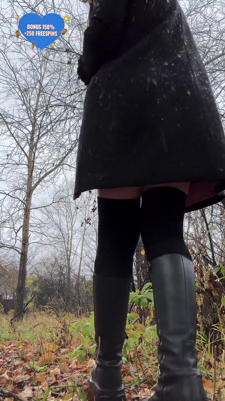 OOPSIE! Cute teen Caught spreading her pussy to pee. So She ready to cum for stranger real public!