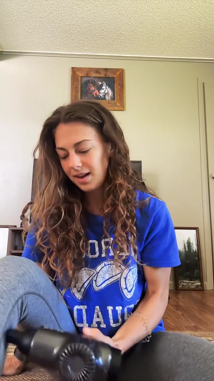 Tiktok girl accidentally cums during Live with massager
