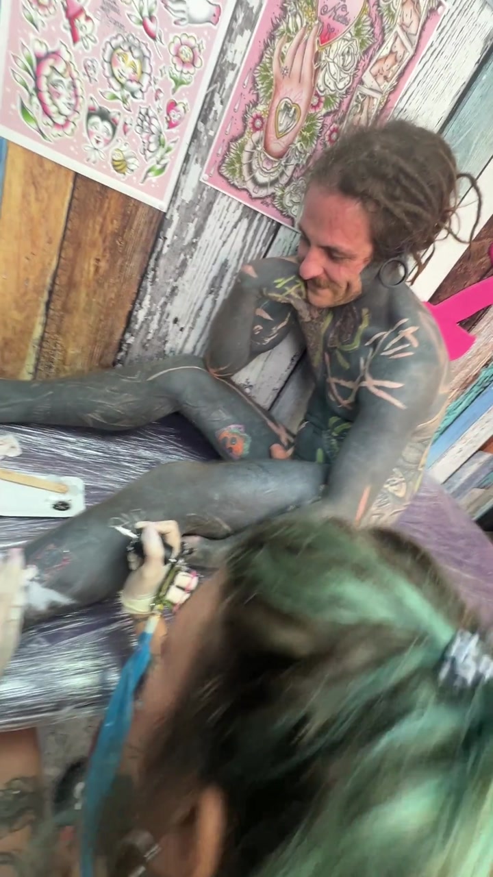 I show my Asshole while my Friend gets nacked Tattooed * Public tattooing sex