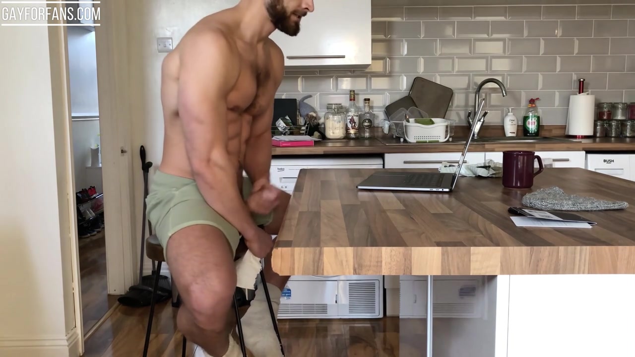 Marco D'Andrea Watching Porn and Jerking Off - Marcoteryx