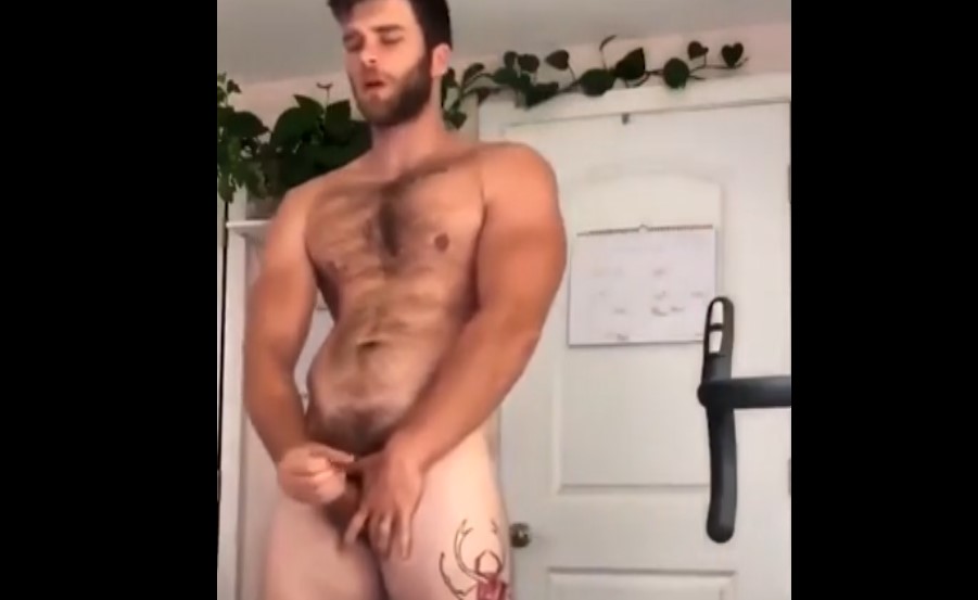Being verbal and jerking off - Lexnstuff