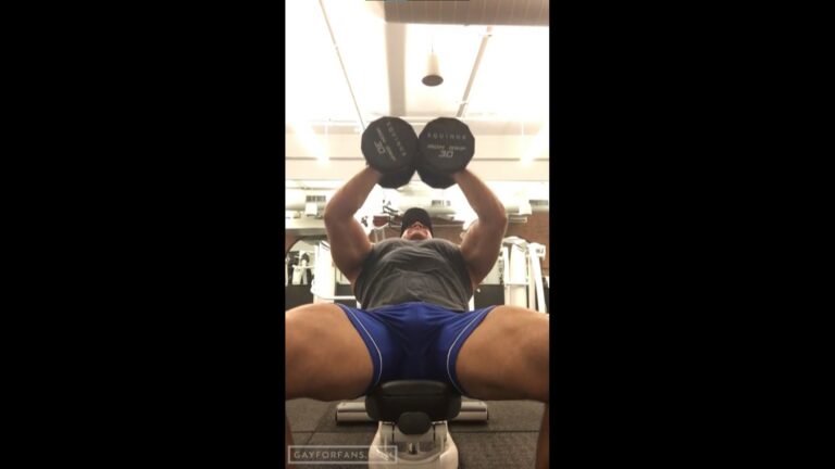 Working out at gym with a big bulge - PaddyCakesUSA