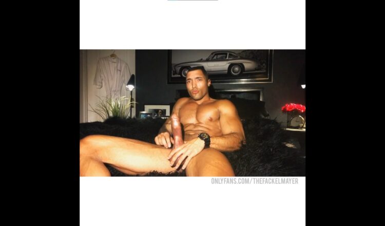 Jerking off and shooting a load over my rock hard abs - TheFackelmayer