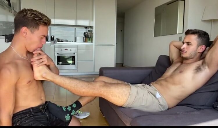 Igor Miller fucks Oliver Hunt