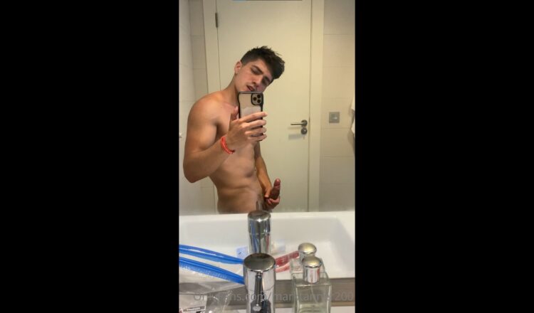 Quick solo jerk off before a shower - Mark Tanner