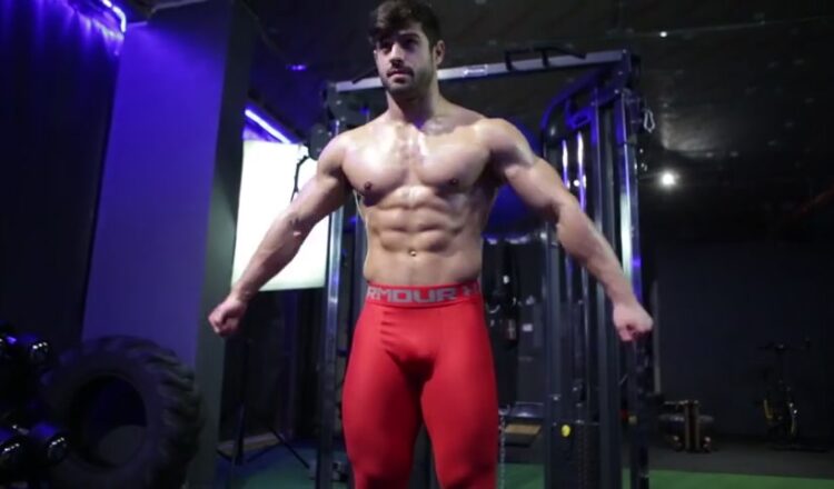 Working out shirtless at the gym - Dan (Dann00Dann)
