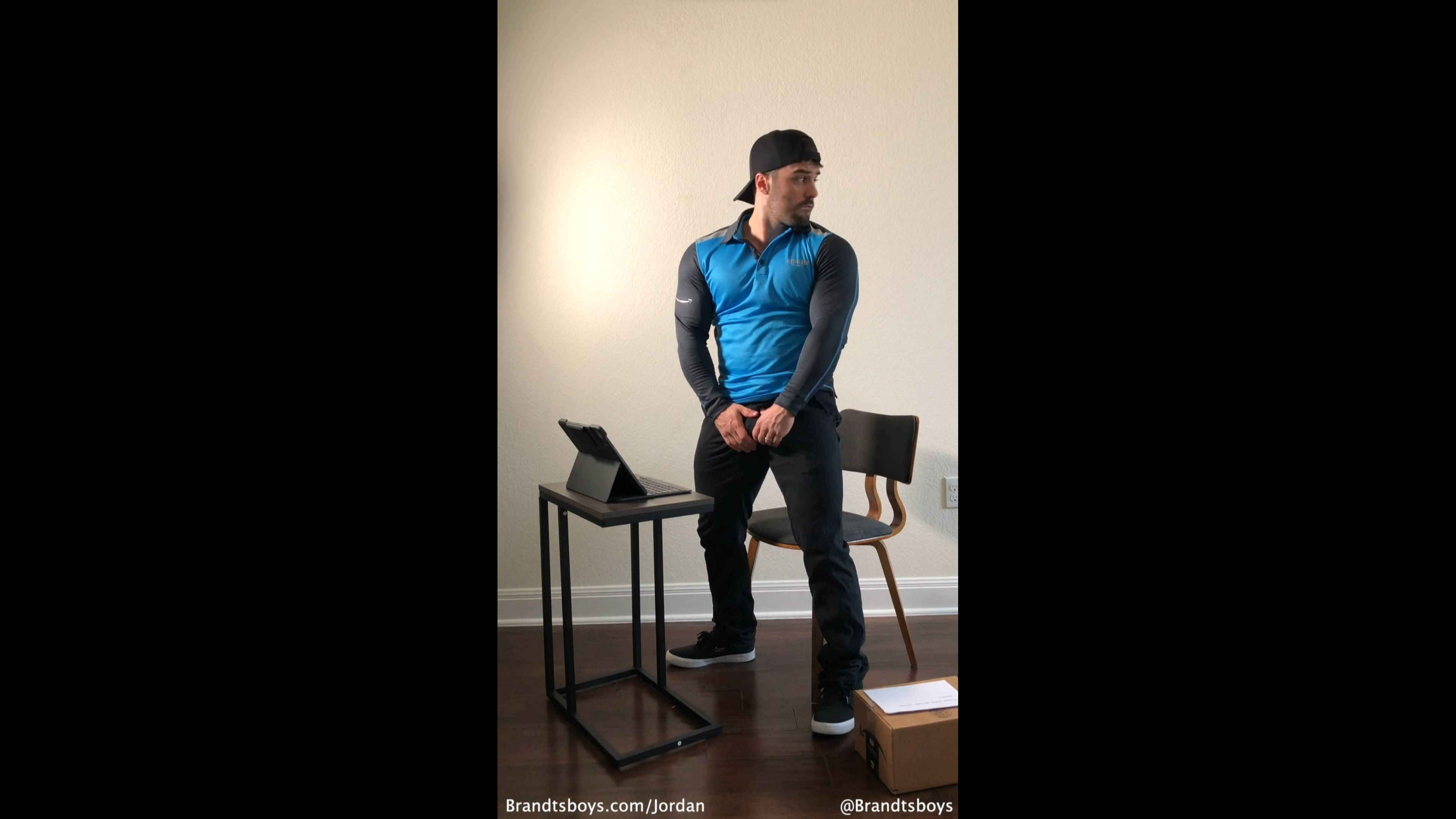 Jerking off and cumming over my uniform - Delivery guy role play - JordanxBrandt