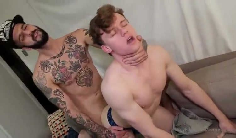 Romeo Davis (romeodavisxl) fucks Josh Collins (JoshCollinsXXX)