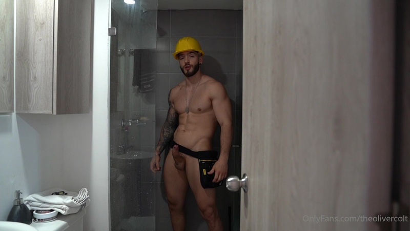 Jerking off in the shower - Builder role play - Oliver Colt (TheOliverColt)