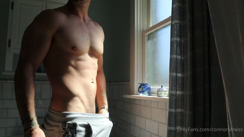 Early morning jerk off in the bathroom - Connor Murphy (connorfitness)