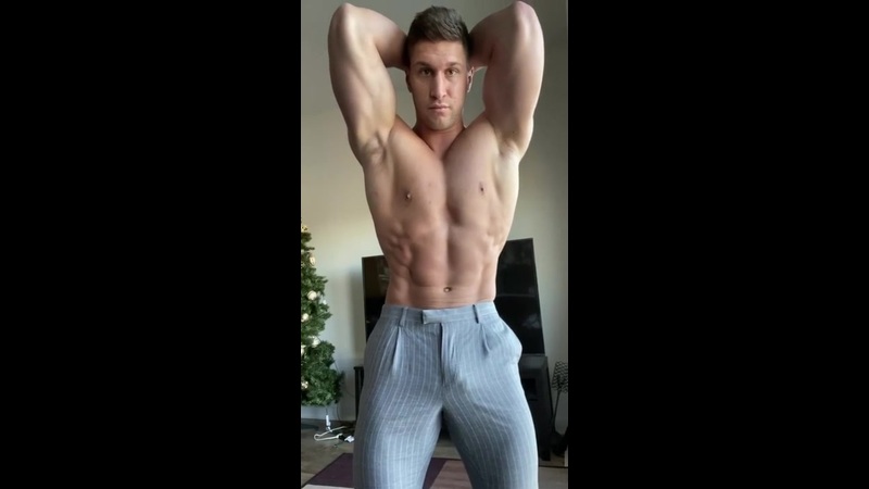 Slowly stripping and showing off my naked body - Kyle Hynick (KyleHynick)