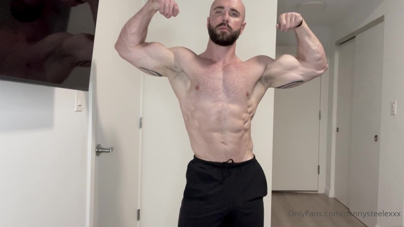 Showing off my muscles and jerking off till I cum - Danny Steele (DannySteeleXXX)