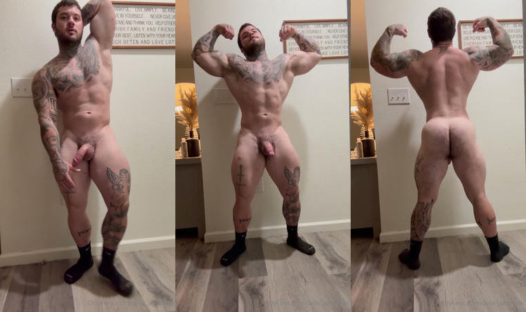Showing off my jacked body after a workout - Derek Martin (Deek Aesthetic)