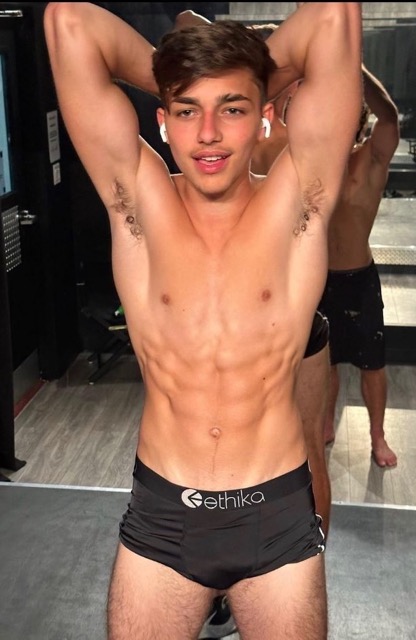 Photo of Braden Sherota (flowasthetao)