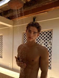 Lorenzo Bold (lorenzobluex)