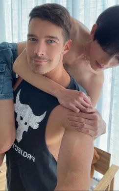Max and Yos (maxandyos)