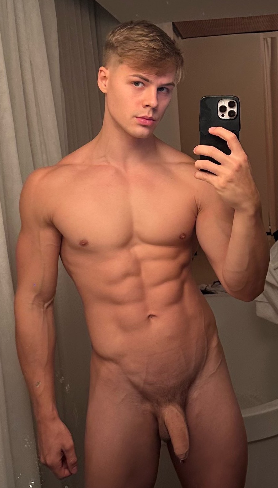 Photo of PeachyyBoy