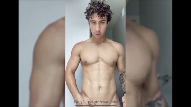 JustTheGays thumbnail for Being a tease with my towel after a shower – Evan Lamicella - amateur gay porn from OnlyFans, MyVidster, GayForFans and more! - 
