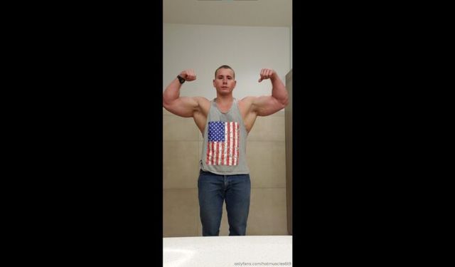JustTheGays thumbnail for Taking my shirt off and flexing in the gym changeroom Hotmuscles6t9 - amateur gay porn from OnlyFans, MyVidster, GayForFans and more! - Muscle, video