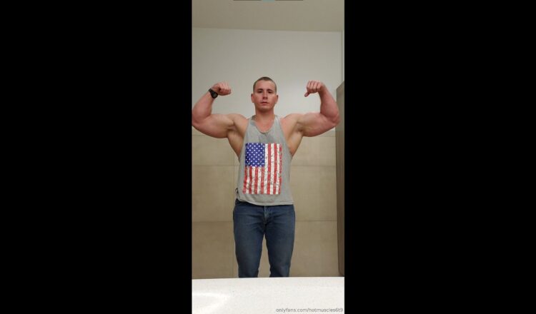 JustTheGays thumbnail for Taking my shirt off and flexing in the gym changeroom Hotmuscles6t9 - amateur gay porn from OnlyFans, MyVidster, GayForFans and more! - Muscle, video