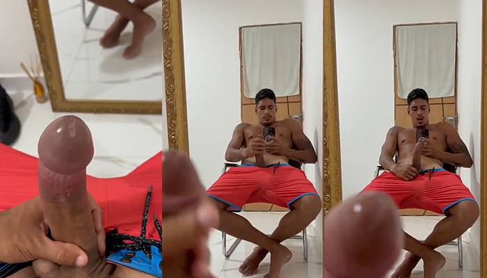 JustTheGays thumbnail for Bernardo Salles (Diferenciado) jerks off in the mirror - amateur gay porn from OnlyFans, MyVidster, GayForFans and more! - 