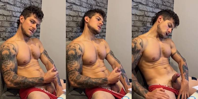 JustTheGays thumbnail for Jacked stud jerks off - amateur gay porn from OnlyFans, MyVidster, GayForFans and more! - Jerk Off, Muscle, Solo