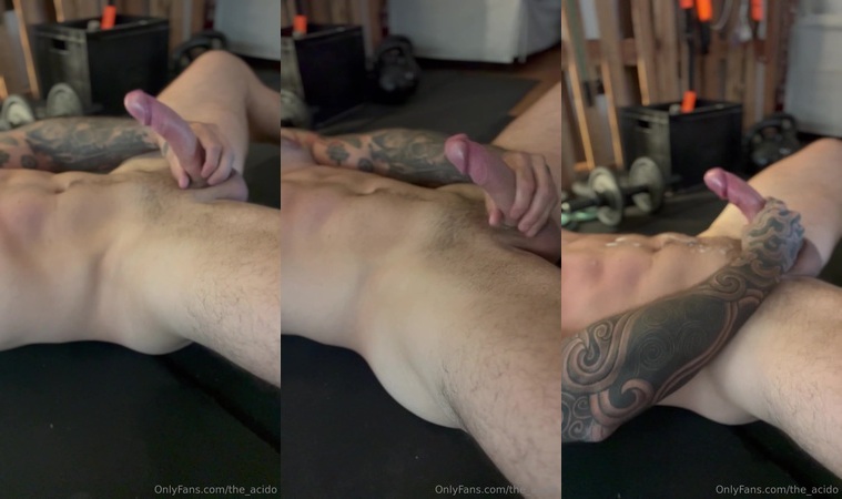 JustTheGays thumbnail for Stroking my cock in bed and shooting a load over my fit body – Federico Sandobal Ganchegui (the_acido) - amateur gay porn from OnlyFans, MyVidster, GayForFans and more! - 