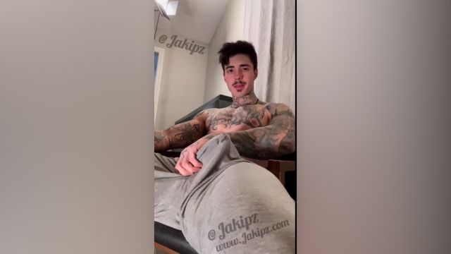 JustTheGays thumbnail for Jerking off my throbbing cock in sweatpants – Jake Andrich (Jakipz) - amateur gay porn from OnlyFans, MyVidster, GayForFans and more! - Jerk Off, Muscle, Solo, Young & Twink