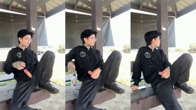 JustTheGays thumbnail for Asian twink jerks off at a bus stop - Asian, Jerk Off, Outdoor, Shorts, Solo, Young & Twink