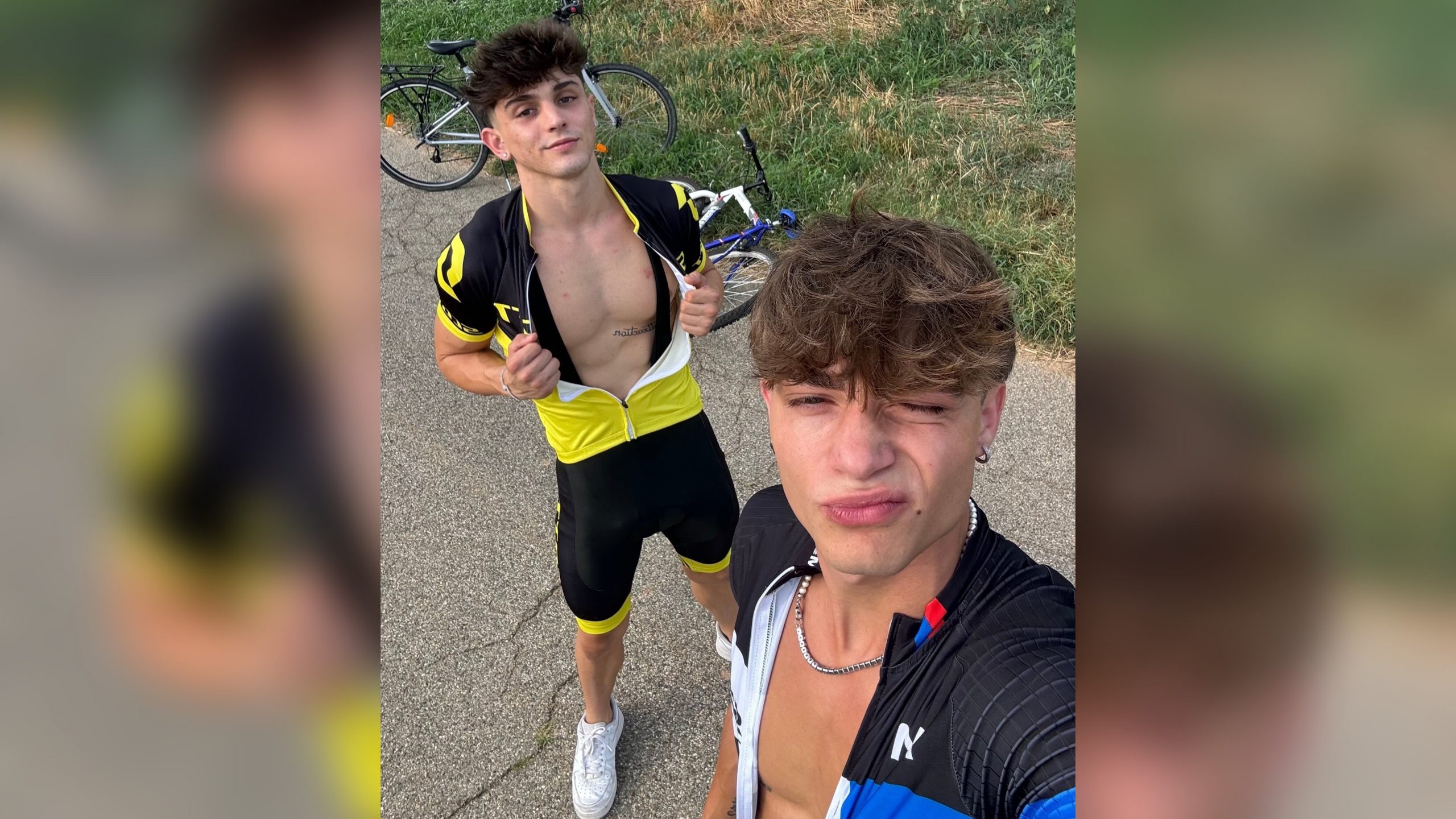 OnlyGays thumbnail for Samuele Cunto (sexysamu) fucks Edoardo Fresia (mynameisedo) in a field during a bike ride - amateur gay porn from OnlyFans, MyVidster, GayForFans and more! - 