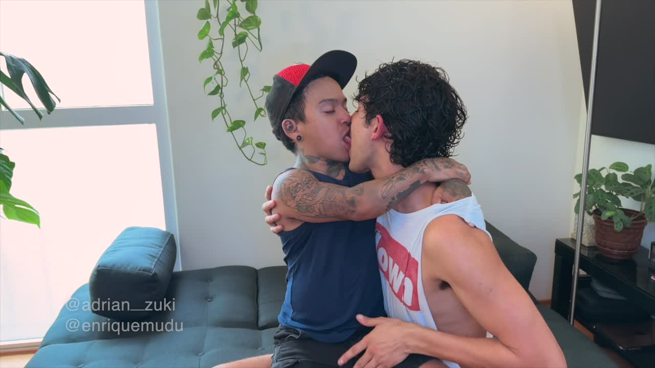 OnlyGays thumbnail for Tiny guy takes a massive cock - enriquemudu & adrianzuki - amateur gay porn from OnlyFans, MyVidster, GayForFans and more! - Anal, Bareback, Big Cock, Oral, Size Kink