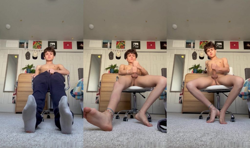 OnlyGays thumbnail for Hung twink Sawyersroom jerks off - amateur gay porn from OnlyFans, MyVidster, GayForFans and more! - 