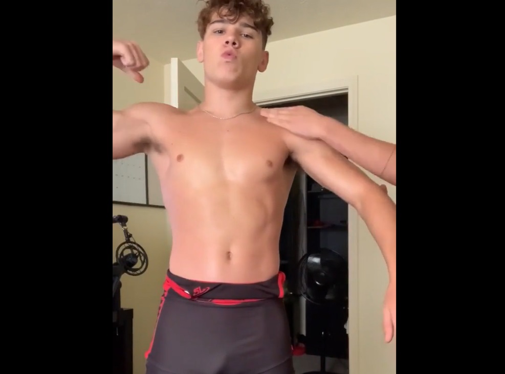 OnlyGays thumbnail for Ashton Wright (opashvip) jerks off after getting oiled up - amateur gay porn from OnlyFans, MyVidster, GayForFans and more! - 