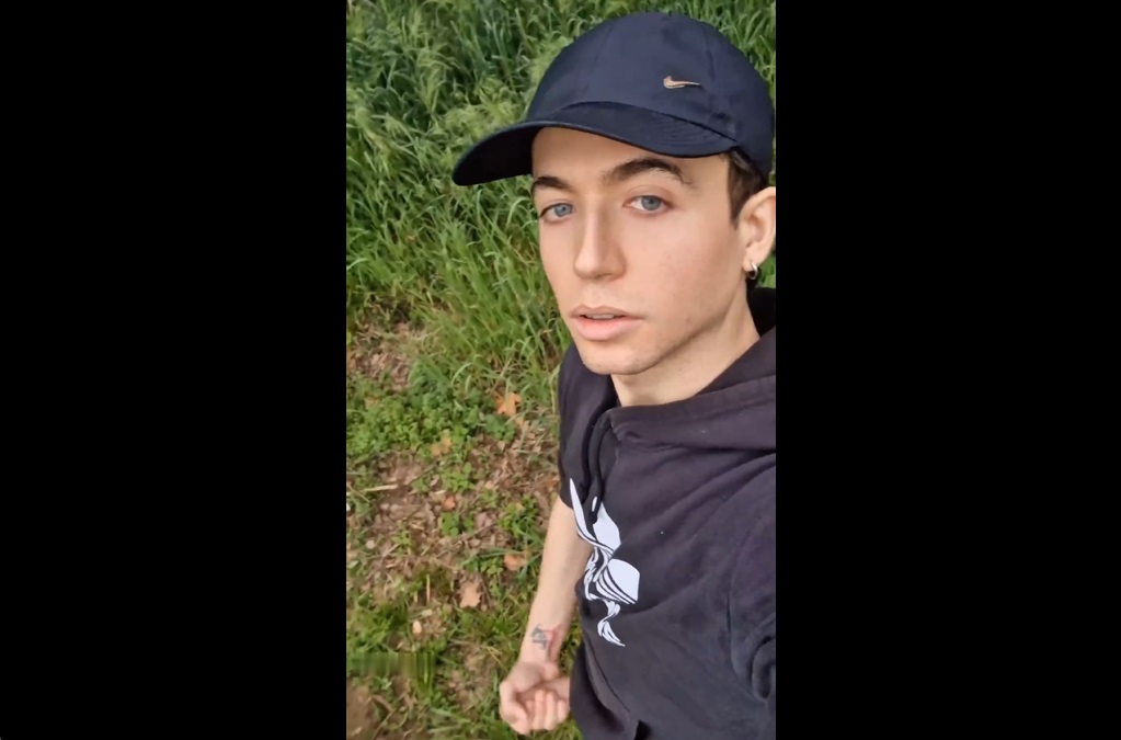 OnlyGays thumbnail for Fit Vegan Twink jerks off in a field - amateur gay porn from OnlyFans, MyVidster, GayForFans and more! - 