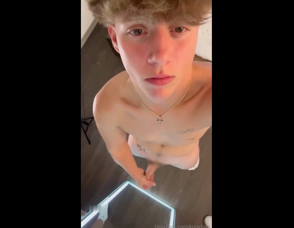 OnlyGays thumbnail for Knoxfuks jerks off - amateur gay porn from OnlyFans, MyVidster, GayForFans and more! - 