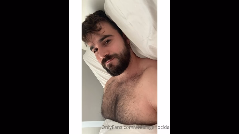 onlytwinks thumbnail for Waking up and showing off my naked body – Ardillagenocida