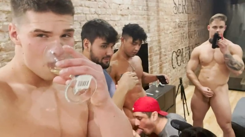 onlytwinks thumbnail for Servicing a group of guys dicks – Malik Delgaty – Matt Luscious (CreamyGorilla) – Kenzo Alvarez – CreamyRowan
