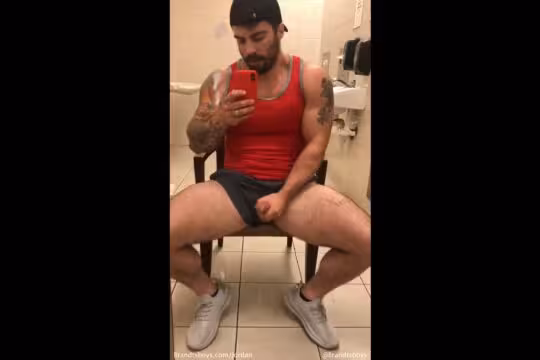 onlytwinks thumbnail for Jerking off in the bathroom and shooting my load over the mirror JordanxBrandt