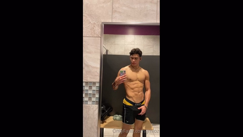 onlytwinks thumbnail for Showing off my dick in the gym changeroom – Josh Loz (jmloz)