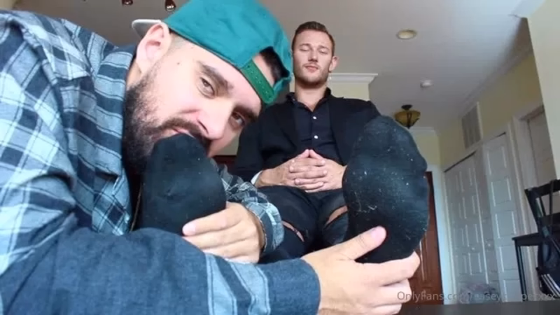 onlytwinks thumbnail for Casey Cooper worships Prince Maximus