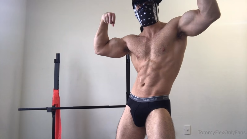 onlytwinks thumbnail for Flexing my muscles and jerking off till I cum Tommy Flex tommyflex