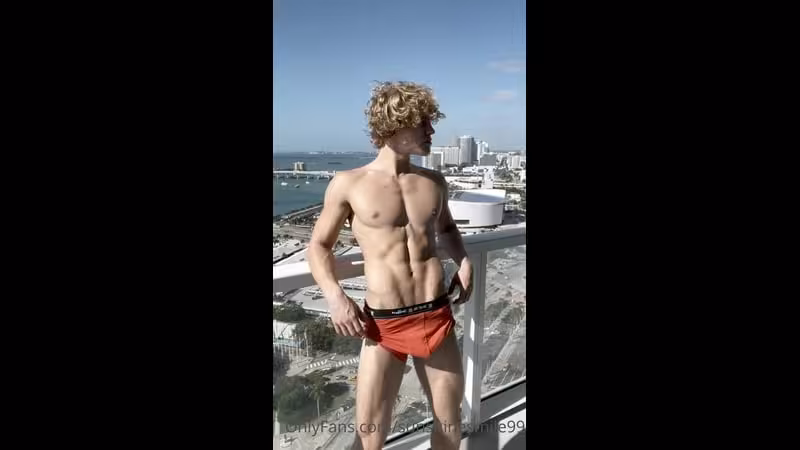 onlytwinks thumbnail for Flexing while showing off my young fit body – Owen Lindberg (sunshinesmile99)
