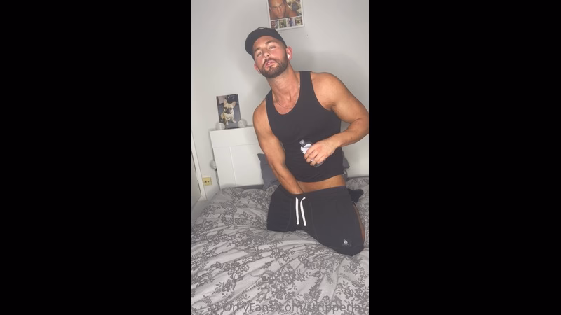 onlytwinks thumbnail for Jerking my cock in bed and cumming over myself – StripperJay