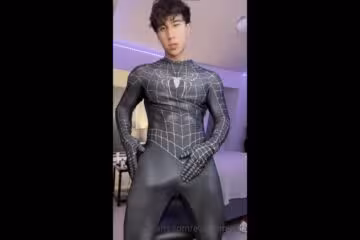 onlytwinks thumbnail for Jerking off after a costume party – Evan Lamicella