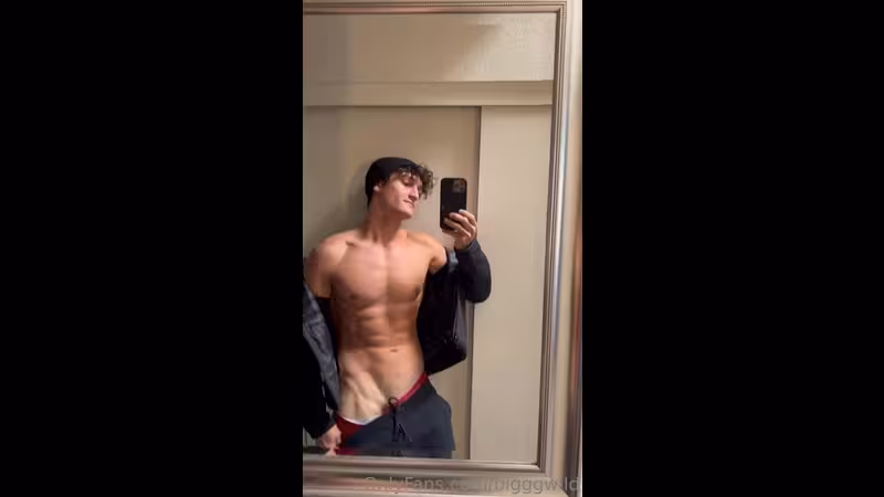 onlytwinks thumbnail for Showing off my body and big cock – BigggWild