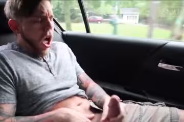 onlytwinks thumbnail for Risky Uber jerk off Steve Rickzhattrickz91