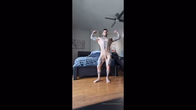onlytwinks thumbnail for Doing a quick nude workout and showing off my muscles – Michael Hoffman (mikehoffman1023)