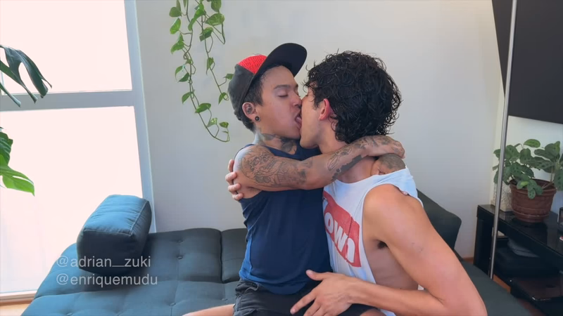 onlytwinks thumbnail for Tiny guy takes a massive cock - enriquemudu & adrianzuki