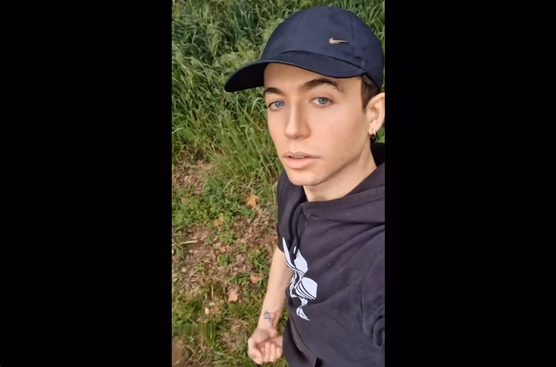 onlytwinks thumbnail for Fit Vegan Twink jerks off in a field